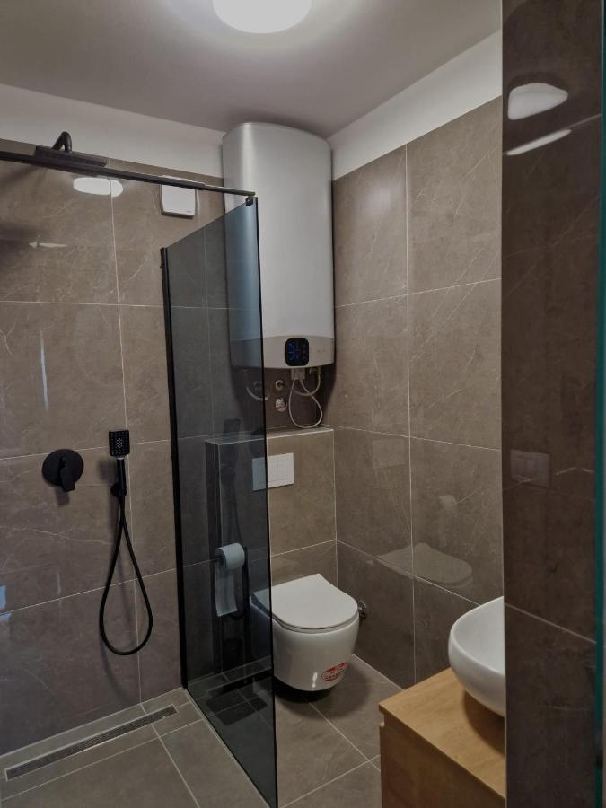 Jazz Rooms And Apartments Ровинь Экстерьер фото